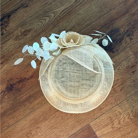 Kentucky Derby / Wedding / Occasion Hat – Champagne - Picture 10 of 11